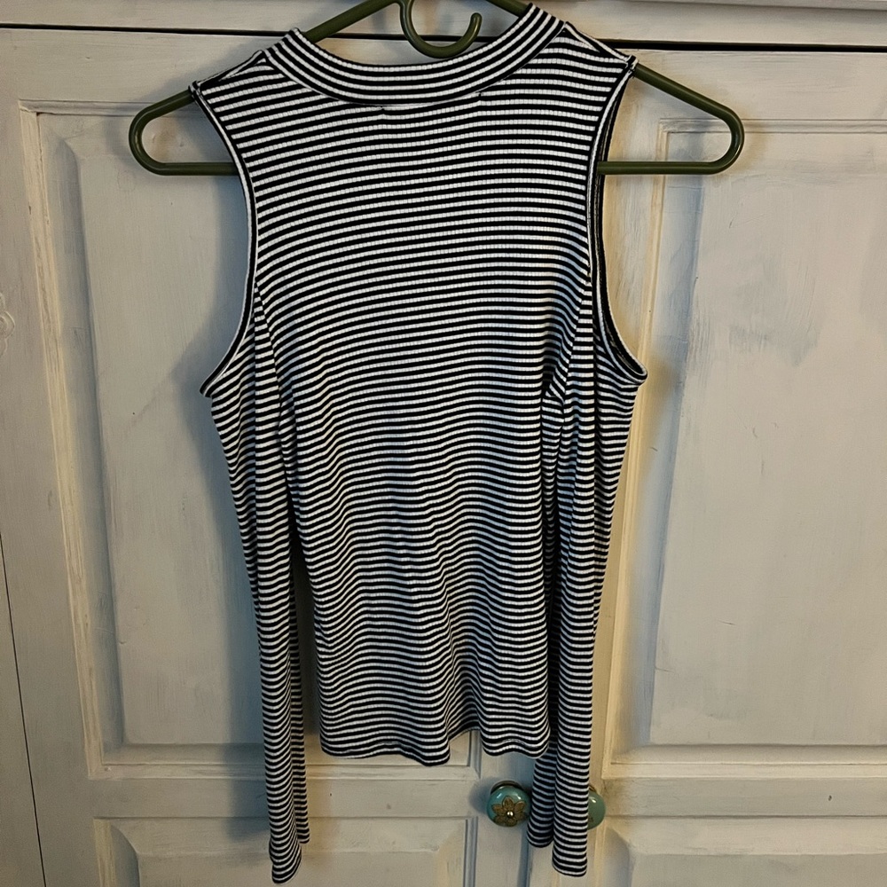 Long Sleeve Shoulder Cut Shirt